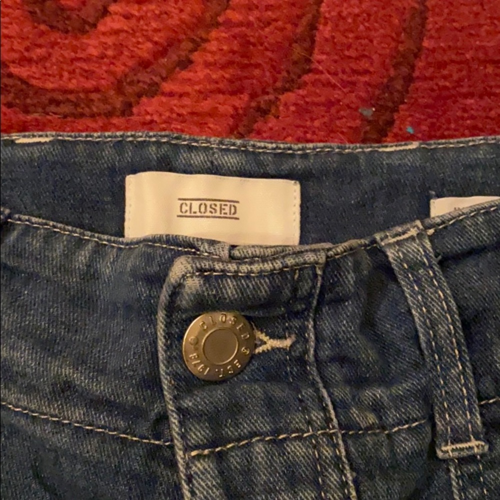 Closed Super Comfortable, Stylish, High Quality - image 2